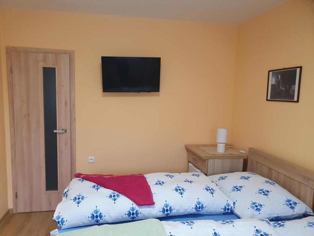 Pension Zeleny Strom Mikulov Exterior foto